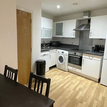 Entire Town Centre 2 Bedroom Apartment Very Close To Beach Bournemouth Exterior photo